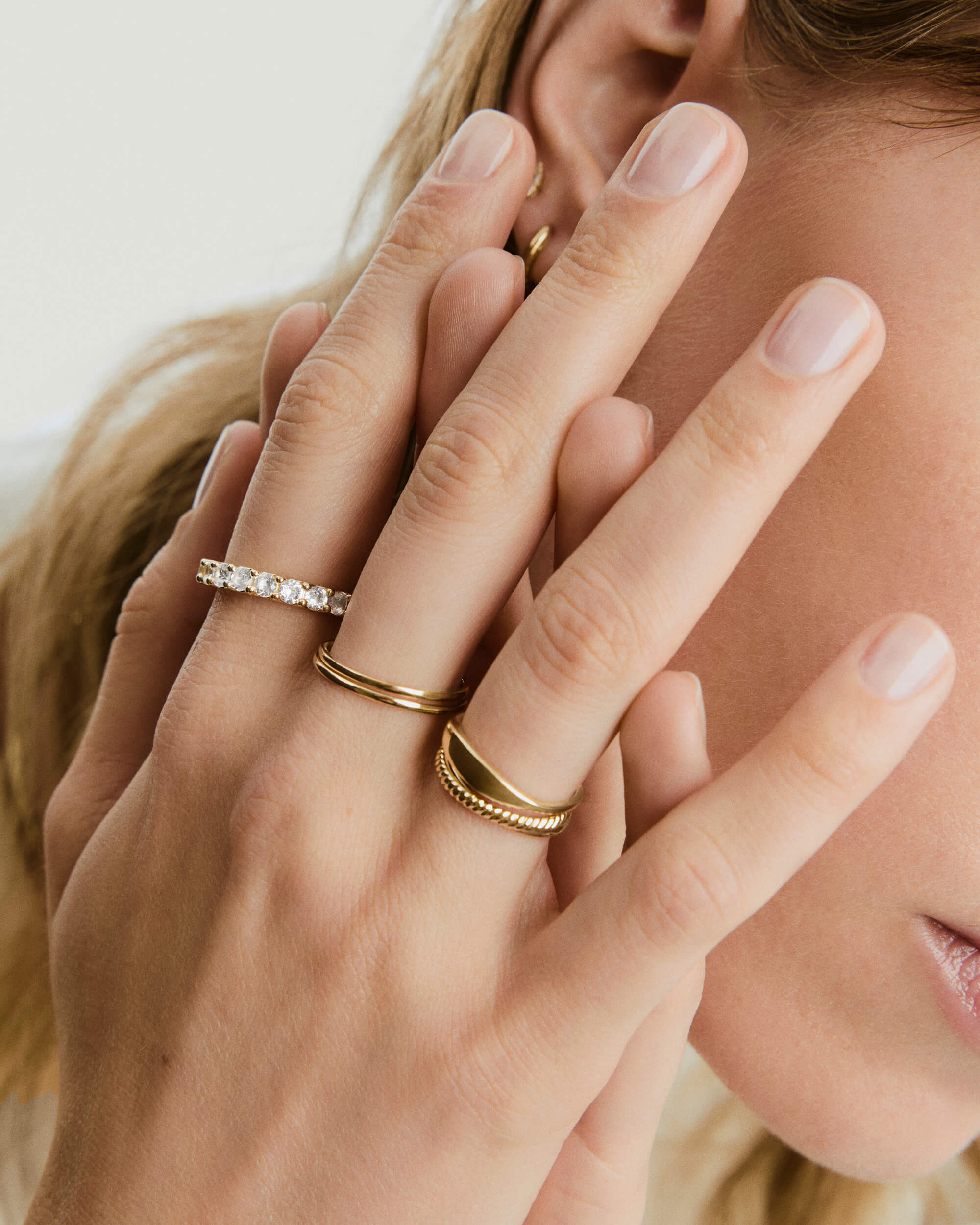 Aurora Lab Grown Sapphire Eternity Ring - Image 4