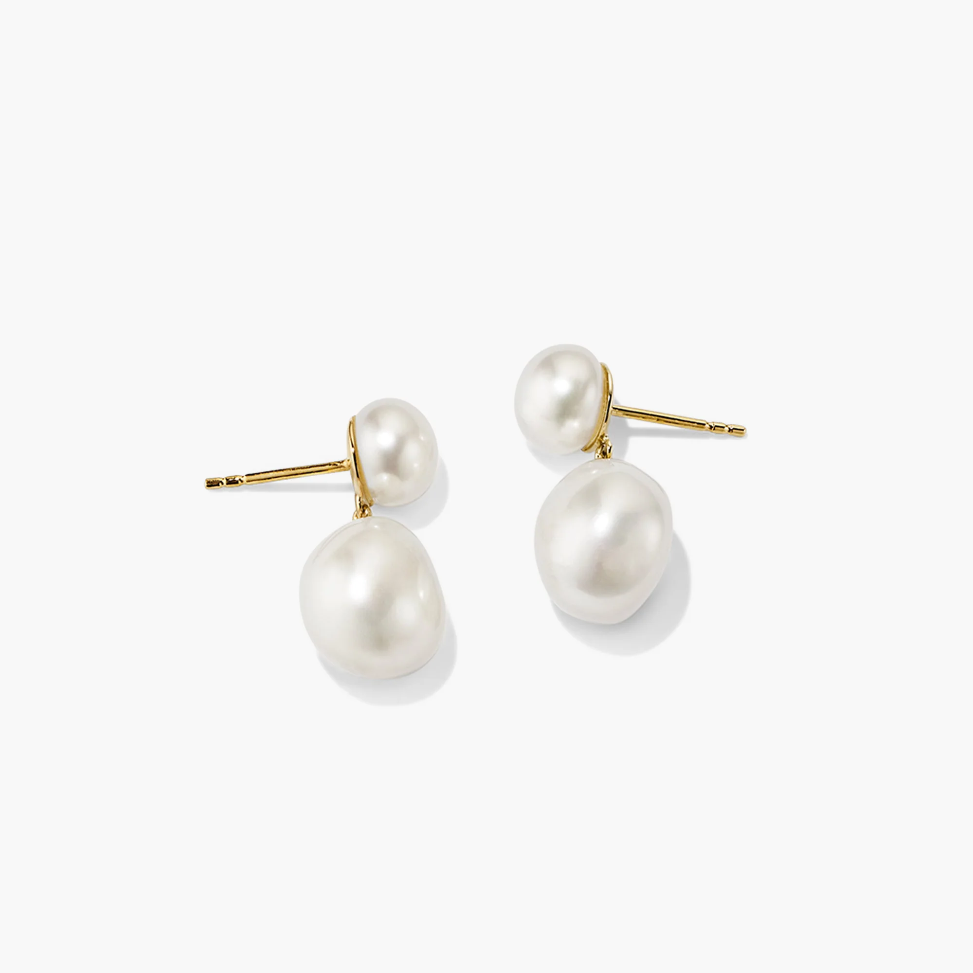 Bold Pearl Drop Earrings - Image 4