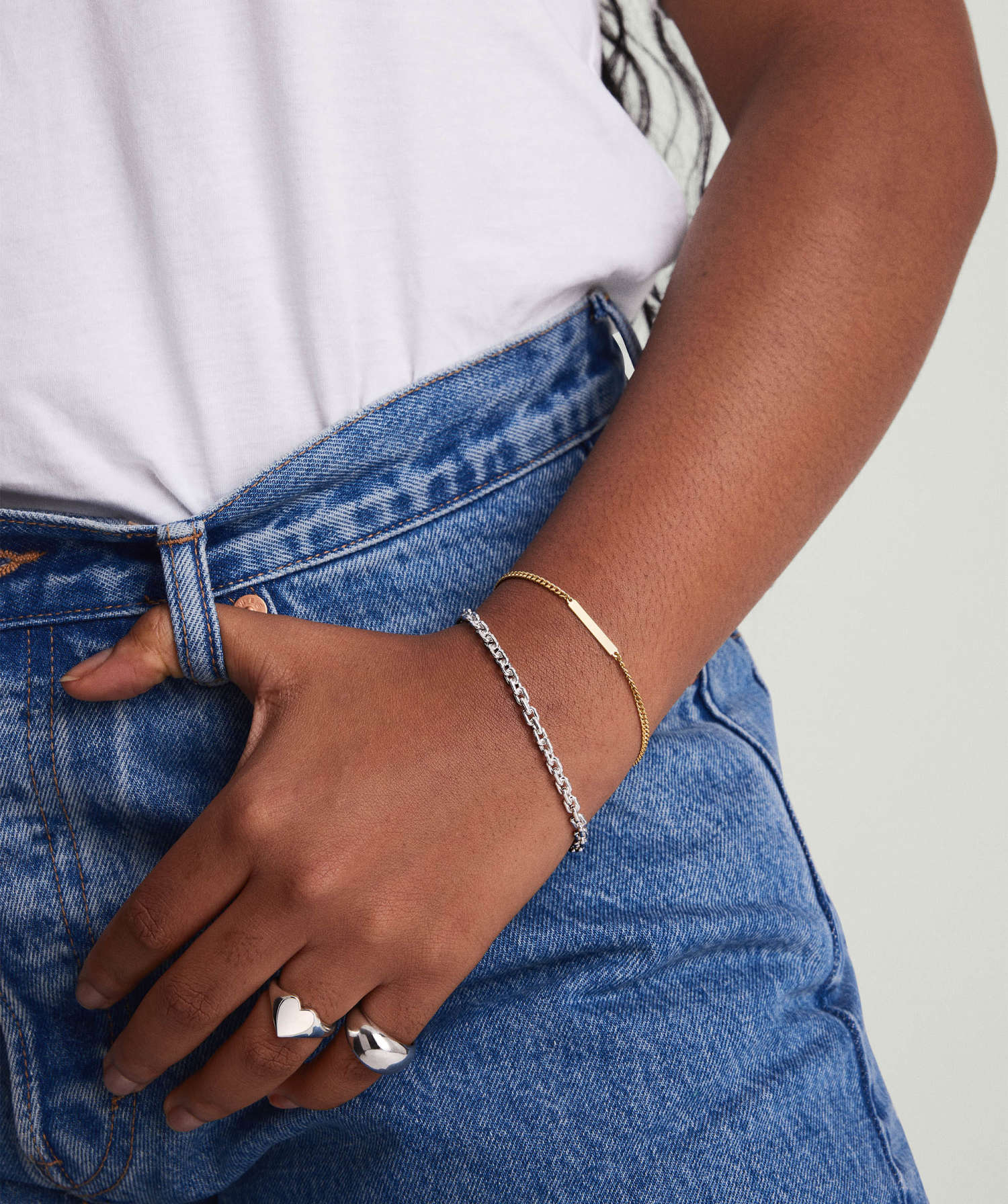 Engravable Bar Curb Chain Bracelet - Image 3