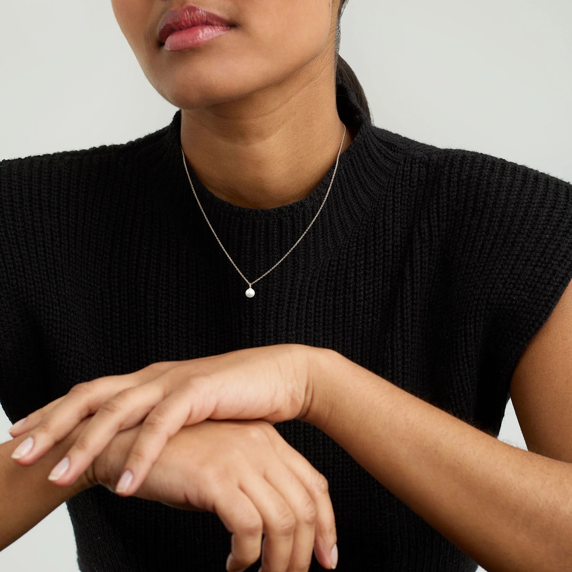 Mini Pearl Pendant Necklace - Image 3