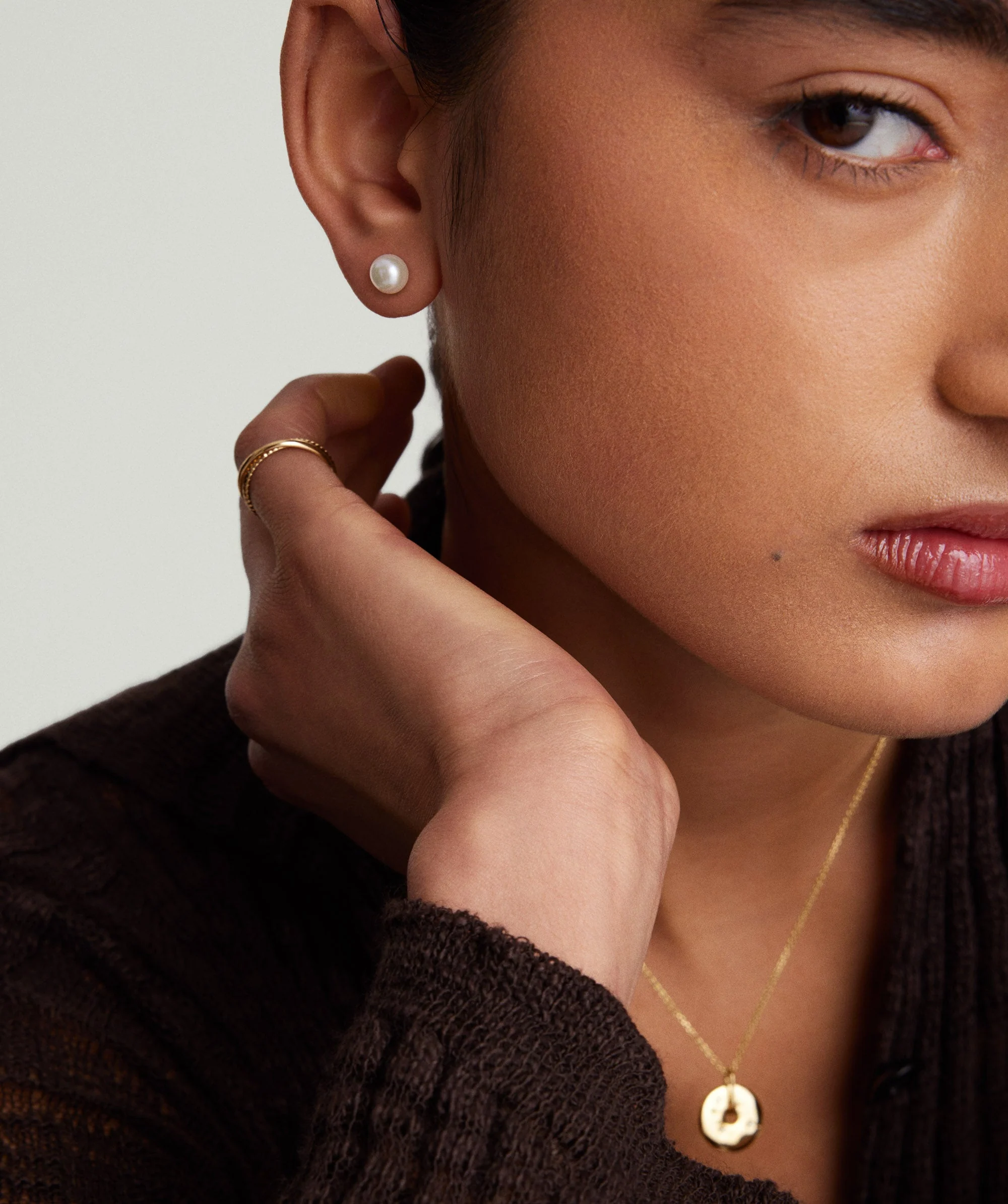 Pearl Oversized Studs - Image 5